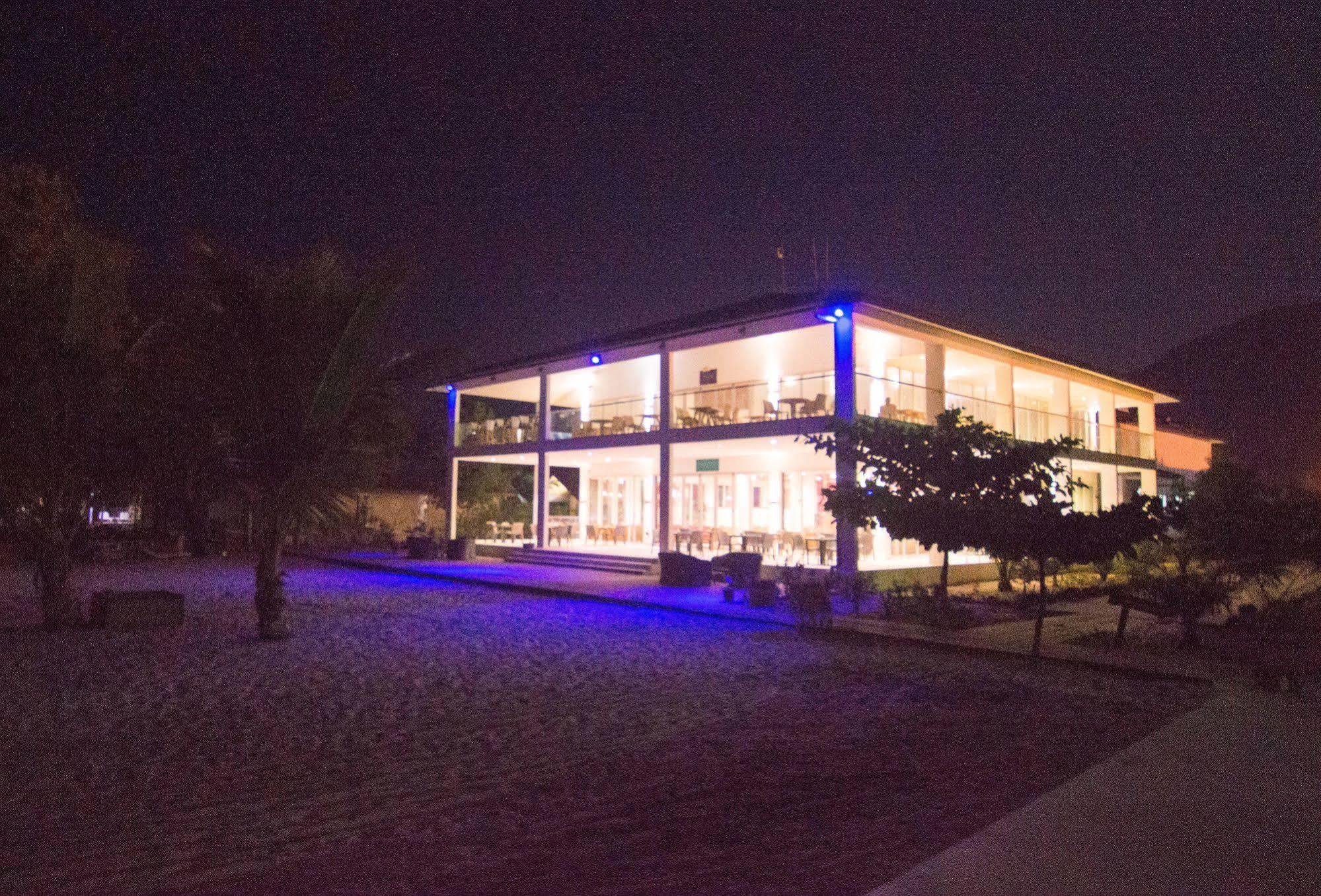 The Place Resort At Tokeh Beach Freetown Kültér fotó