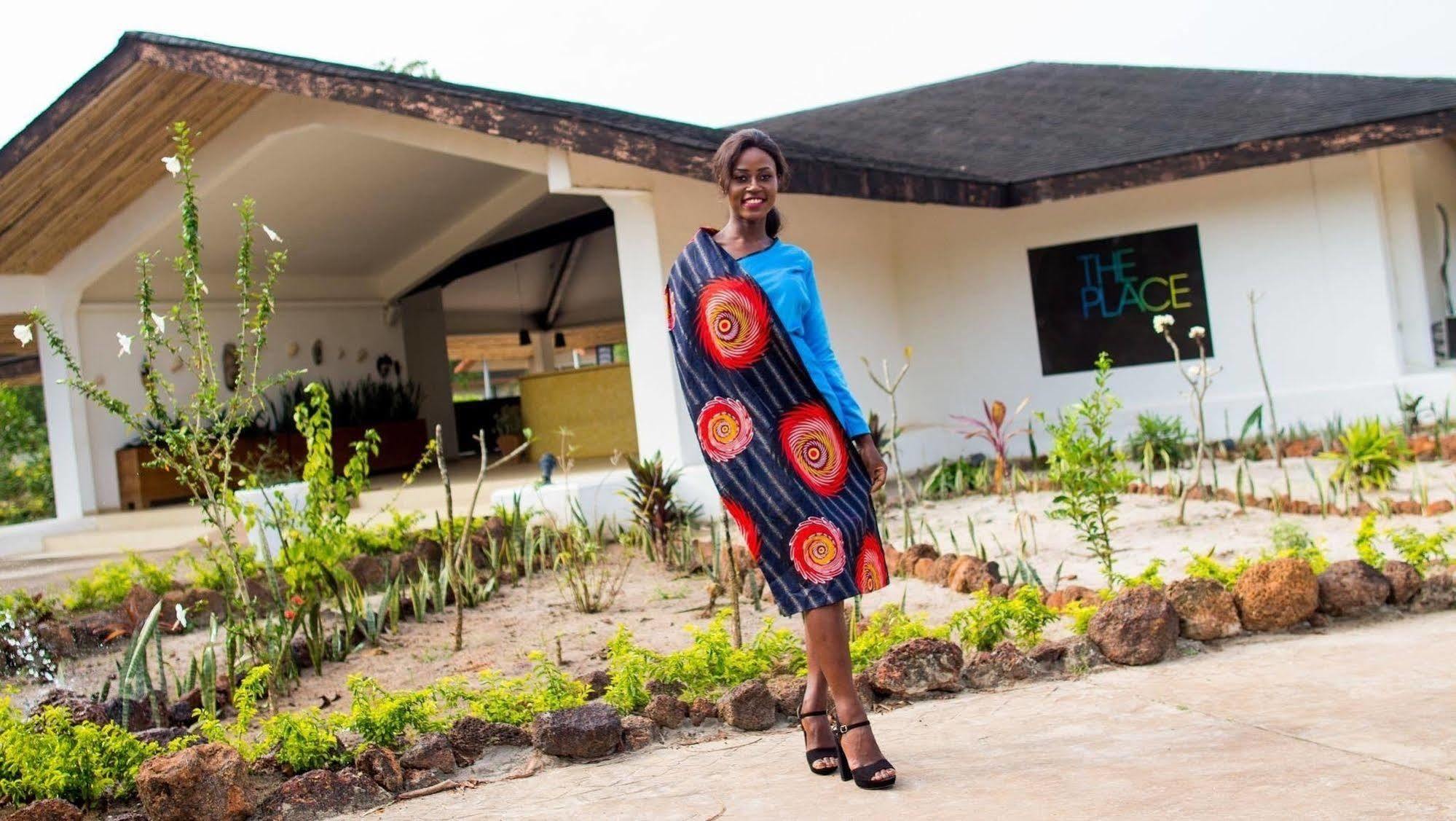 The Place Resort At Tokeh Beach Freetown Kültér fotó