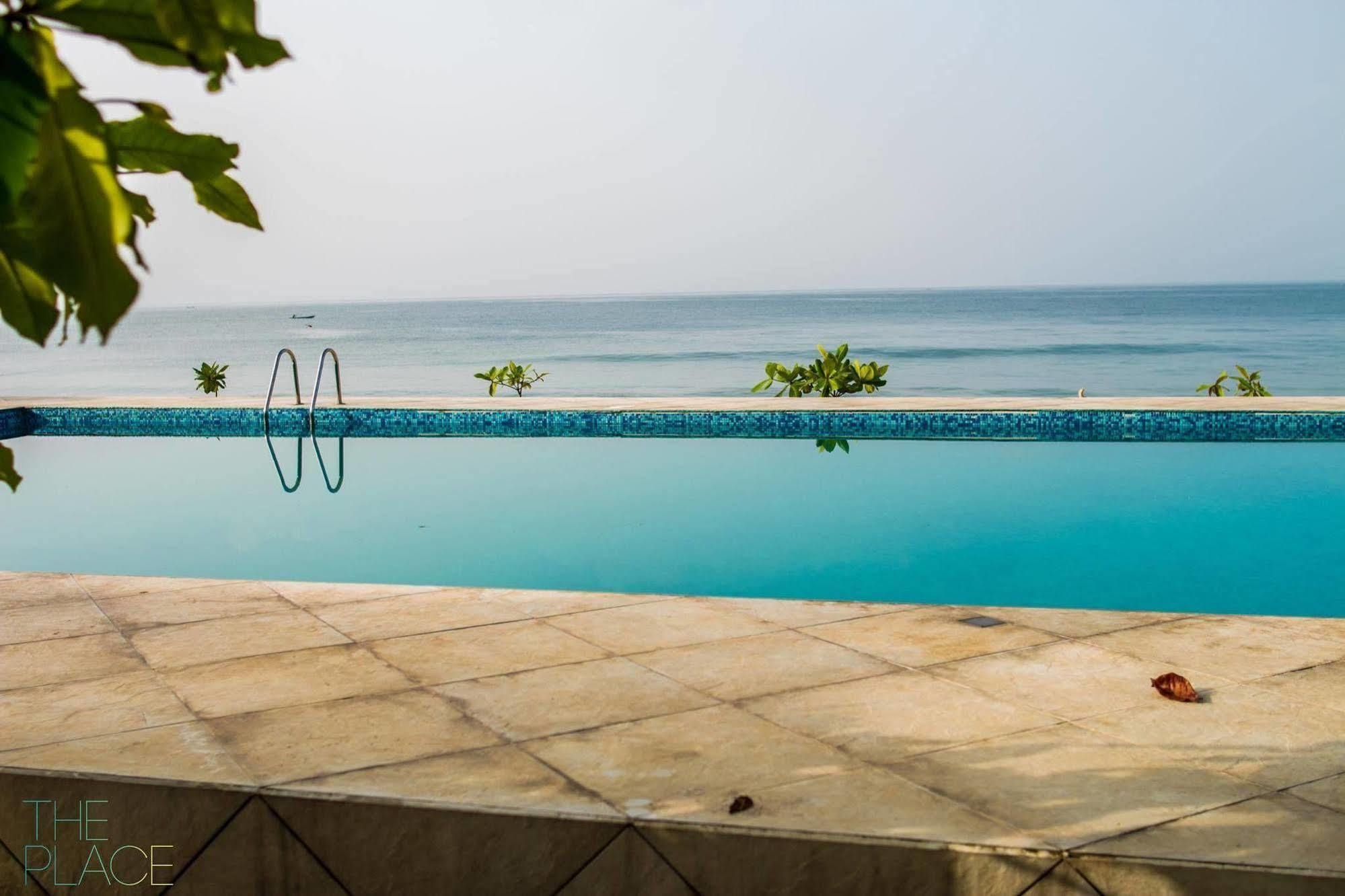 The Place Resort At Tokeh Beach Freetown Kültér fotó