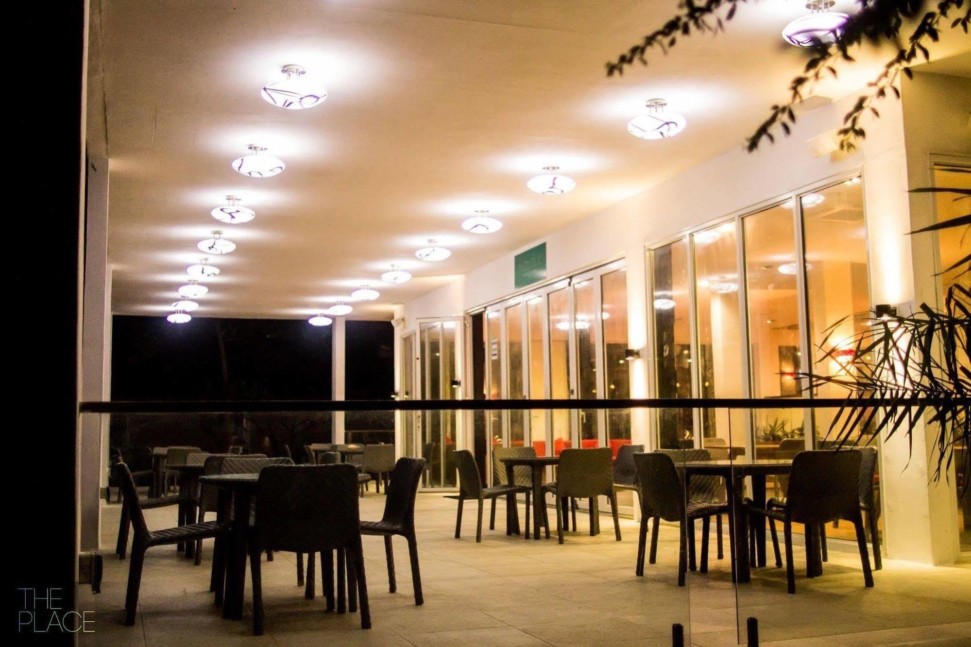 The Place Resort At Tokeh Beach Freetown Kültér fotó
