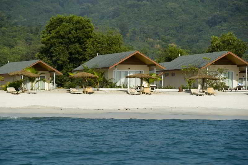 The Place Resort At Tokeh Beach Freetown Kültér fotó