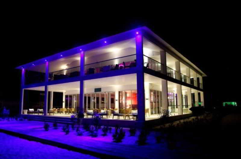 The Place Resort At Tokeh Beach Freetown Kültér fotó